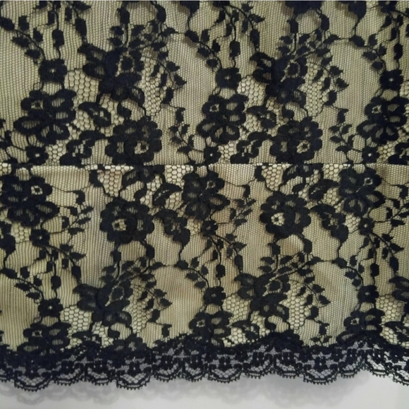 Van Raalte Vintage Lace Skirt - Picture 3 of 5